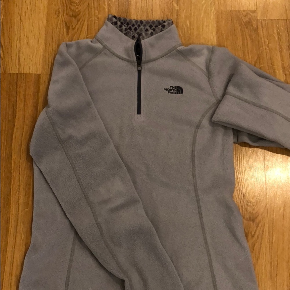 North Face 1/4 zip sweatshirt